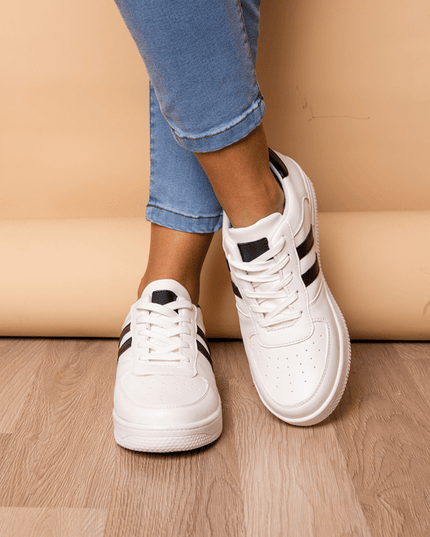 Zapatilla Sisak - Blanco con Negro - Tienda Nébula