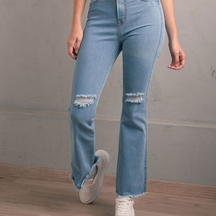 Pantalón Acampanado - Celeste Basta Roto