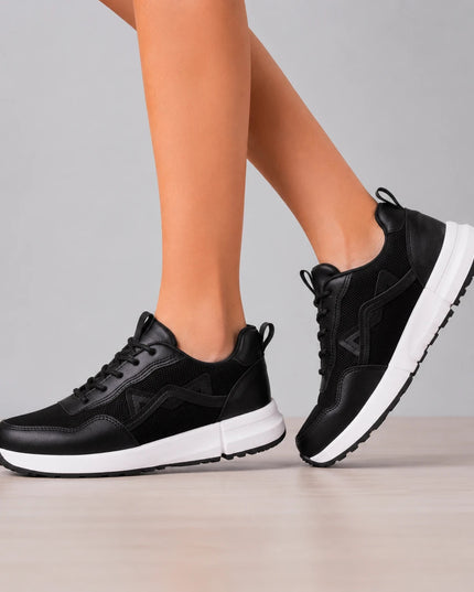 Zapatillas Urbanas Mujer Kitty - Negro y Blanco