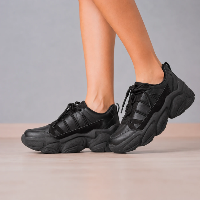 Zapatillas Urbanas Mujer Petra - Negro