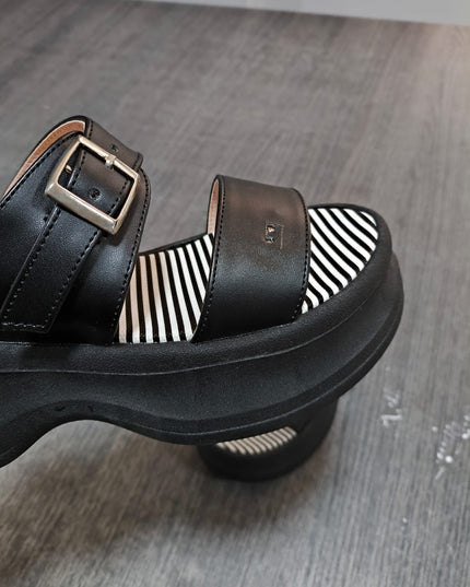 Sandalia Toom- Negro 36 (Yayita)