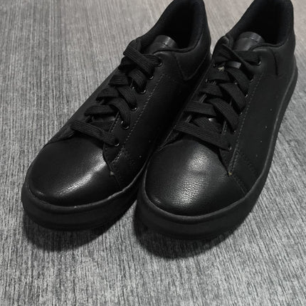 Zapatillas Urbanas Mujer Viena - Negro Total 35 (Yayita)