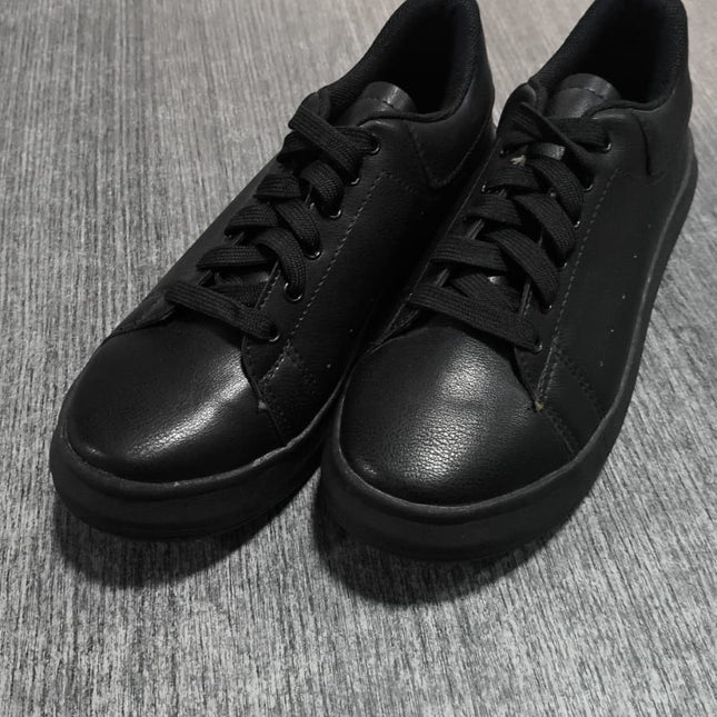 Zapatillas Urbanas Mujer Viena - Negro Total 35 (Yayita)