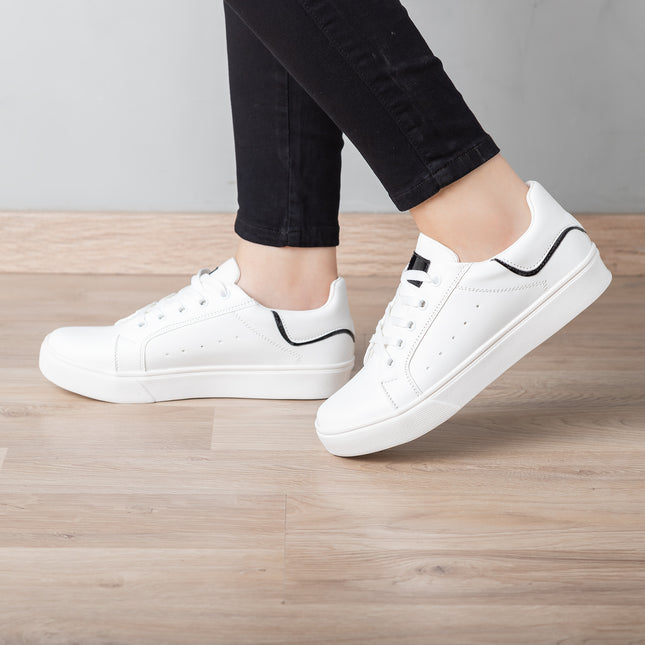 Zapatillas Urbanas Mujer Woodz - Negro