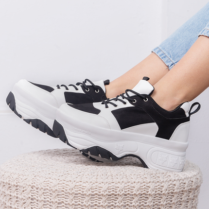 Zapatillas Urbanas Mujer Wolf - Blanco con Negro