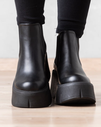 Botas Uncover - Negro - Tienda Nébula