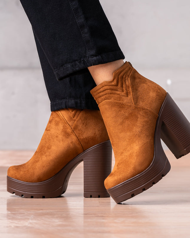 Botines Chhean - Camel Gamuza - Tienda Nébula