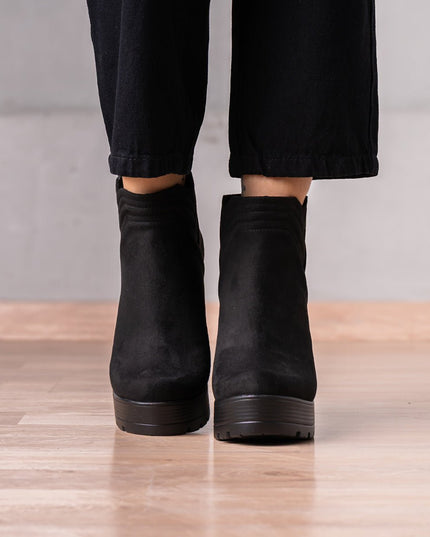 Botines Chhean - Negro Gamuza - Tienda Nébula