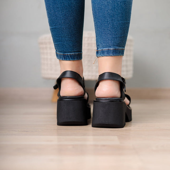 Sandalia Lucyani - Negro - Tienda Nébula