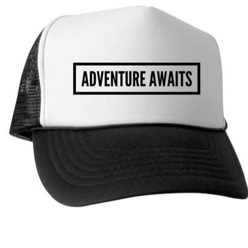 Gorra Unisex - Adventure Awaits - Tienda Nébula