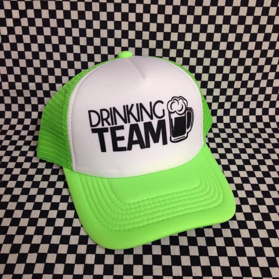 Gorra Unisex - Drinking Team - Tienda Nébula