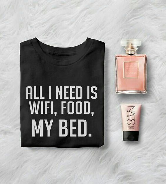 Polo Personalizado - All I Need is Wifi, Food, My Bed - Tienda Nébula
